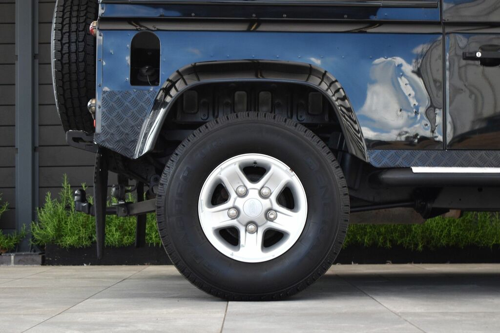 Land Rover Defender Silver #34