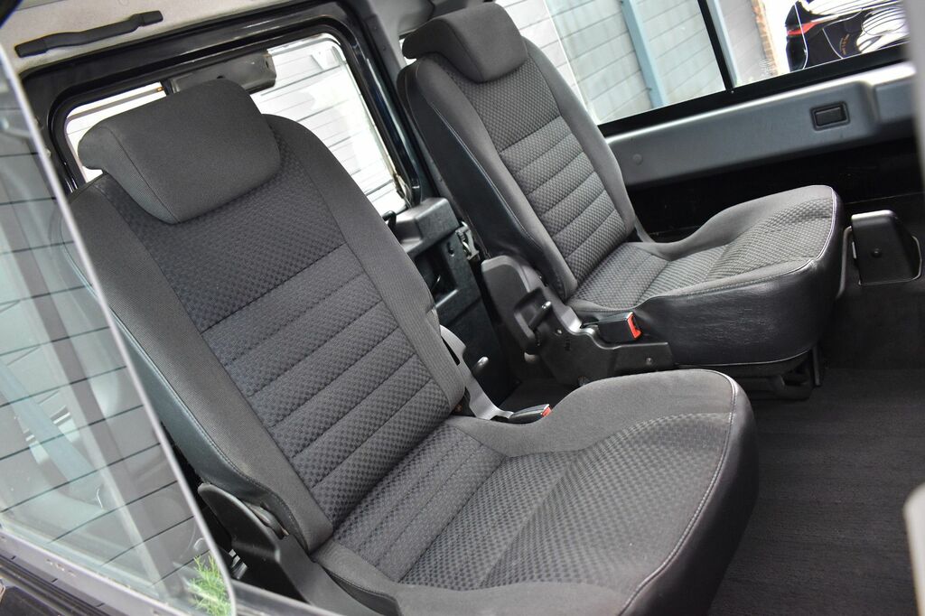 Land Rover Defender Silver #7