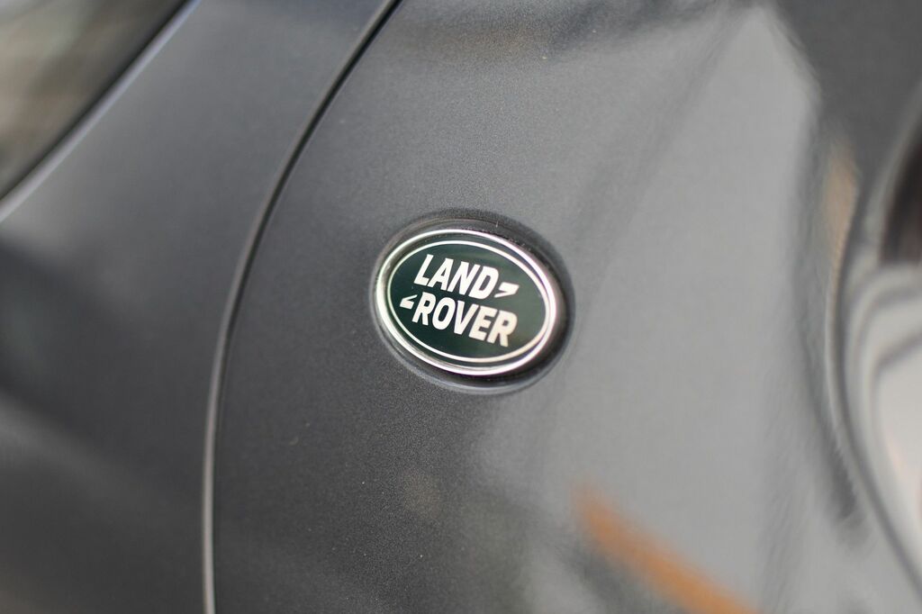 Land Rover Discovery 3 .0 Sdv6 Se 302 Bhp White #22