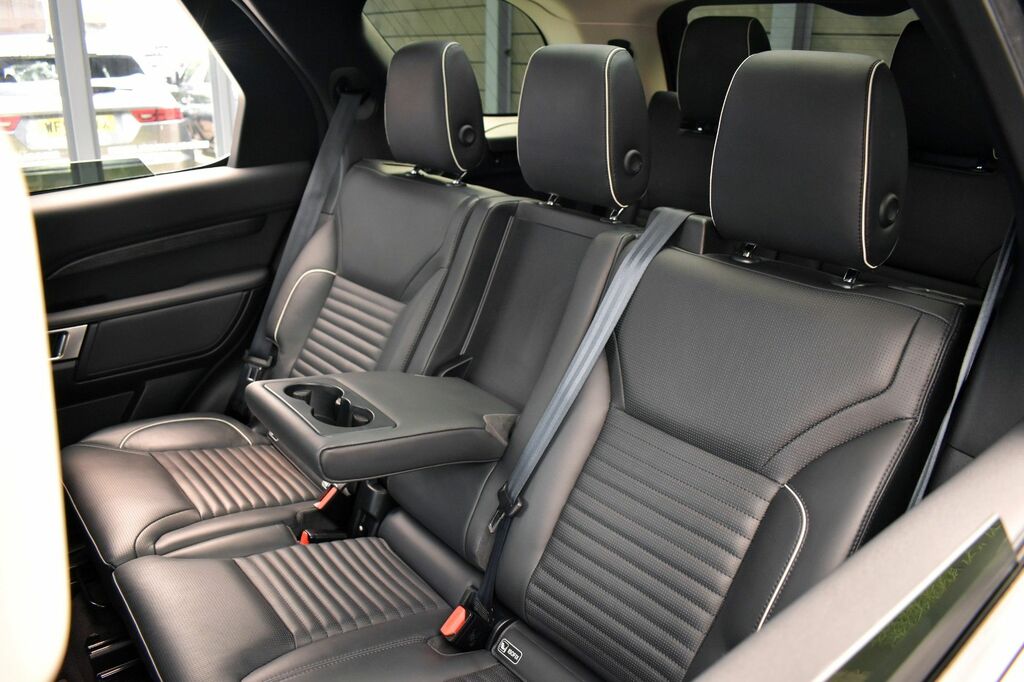 Land Rover Discovery 3 .0 Sdv6 Se 302 Bhp White #54