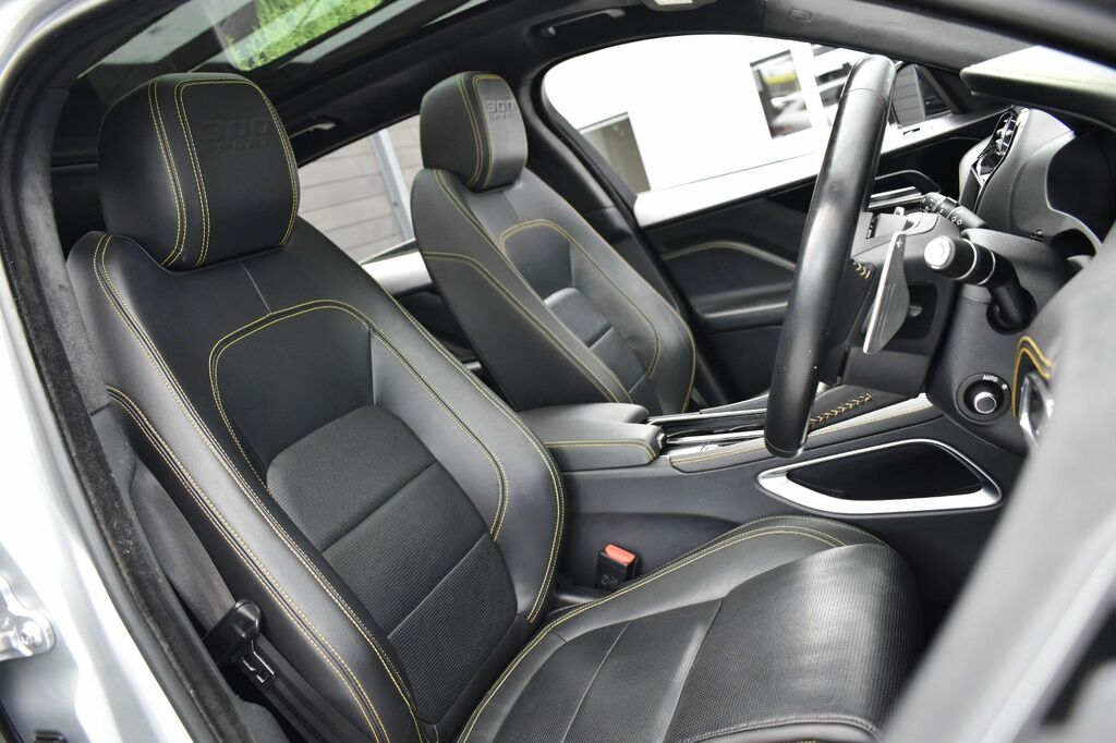 Jaguar F-Pace 3.0 D300 V6 Portfolio Suv Awd Euro Red #52