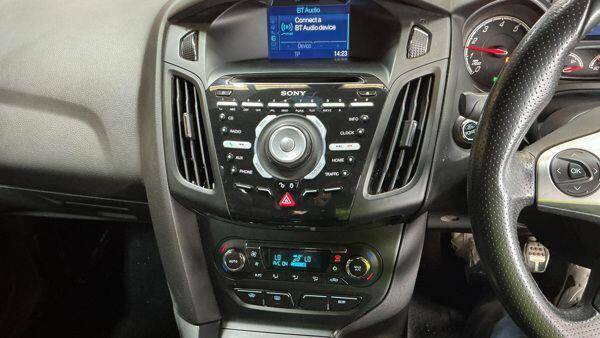 Ford Focus 1.6 Tdci Titanium X Red #15