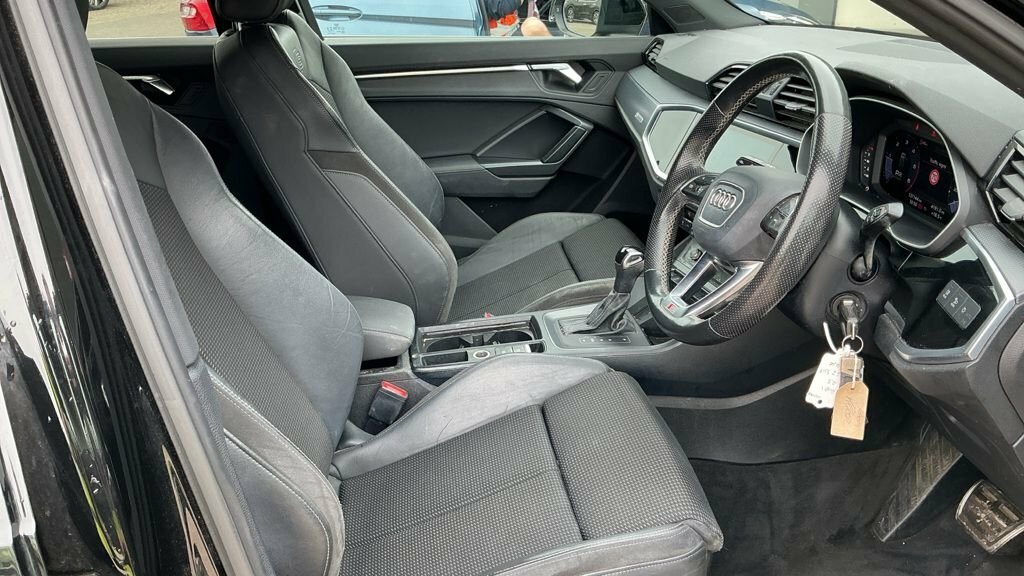 Audi Q3 2L S Line TGZ3019 Black #4