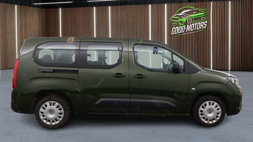 Vauxhall Combo-e Life Mpv Green #2