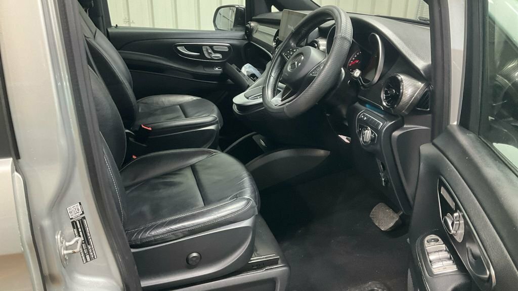 Mercedes-Benz EQV 2021 21 Eqv #8