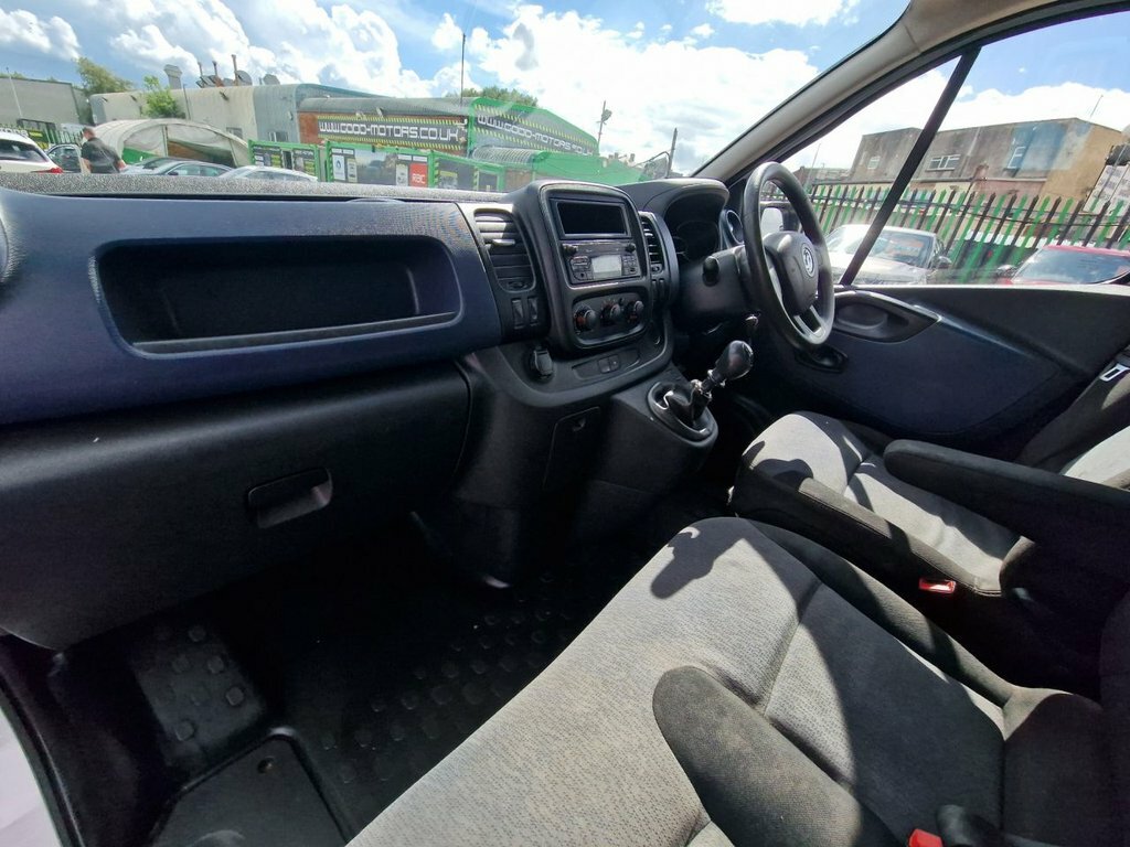 Vauxhall Vivaro 1.6 Cdti 2900 Sportive Panel Van Silver #30