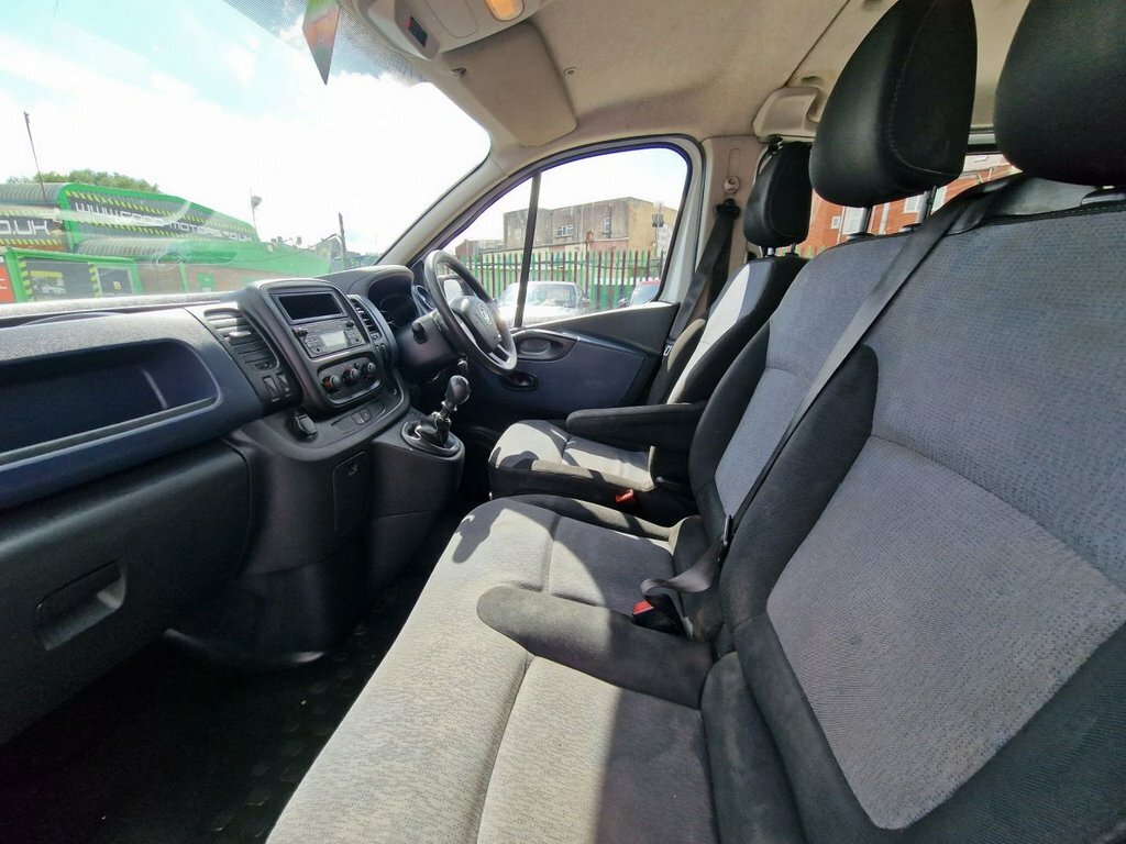 Vauxhall Vivaro 1.6 Cdti 2900 Sportive Panel Van Silver #29