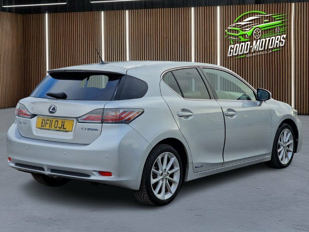 Lexus CT 200H Hatchback White #7