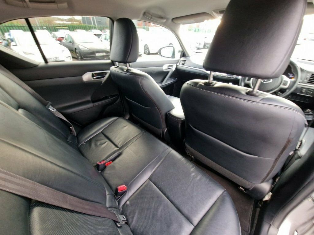 Lexus CT 200H Hatchback White #29