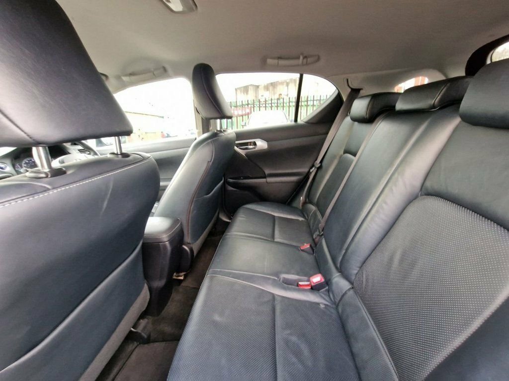 Lexus CT 200H Hatchback White #34