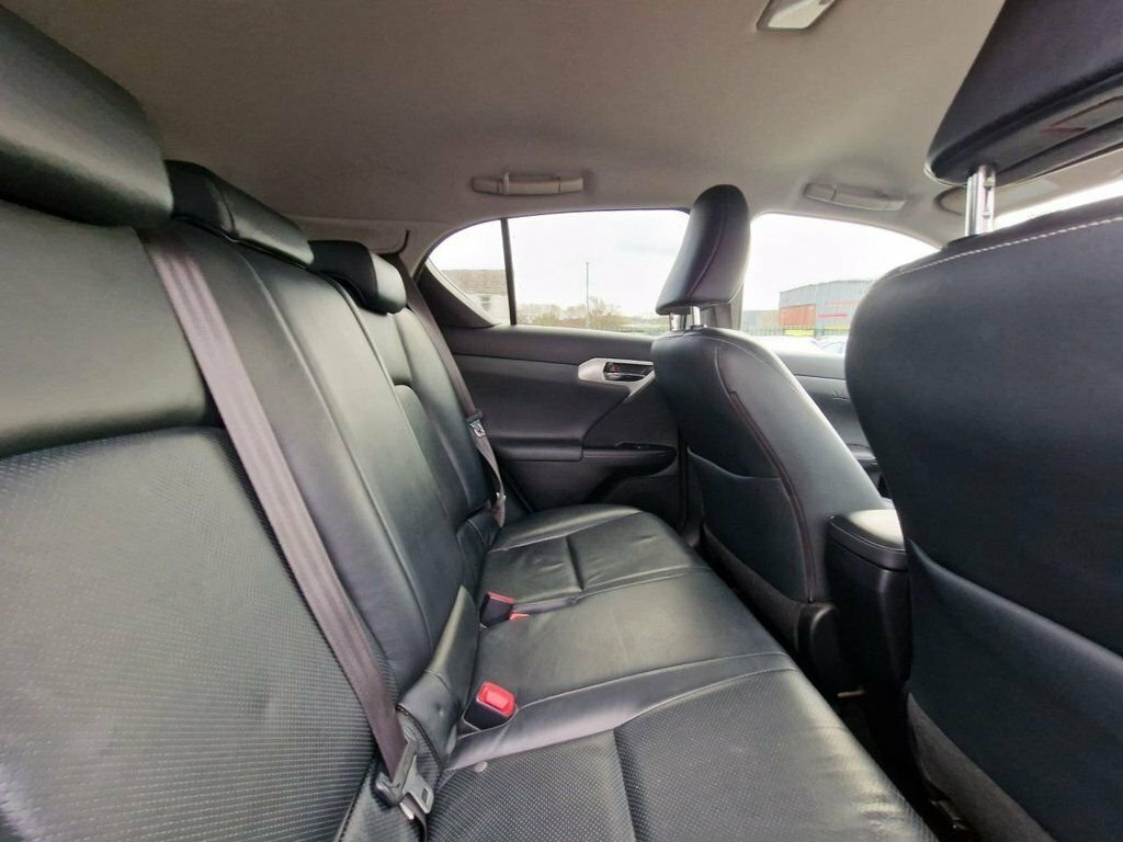 Lexus CT 200H Hatchback White #28