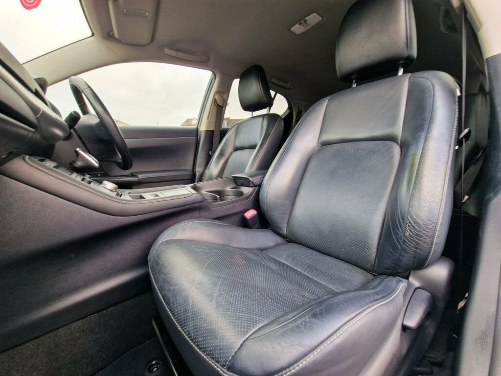 Lexus CT 200H Hatchback White #36