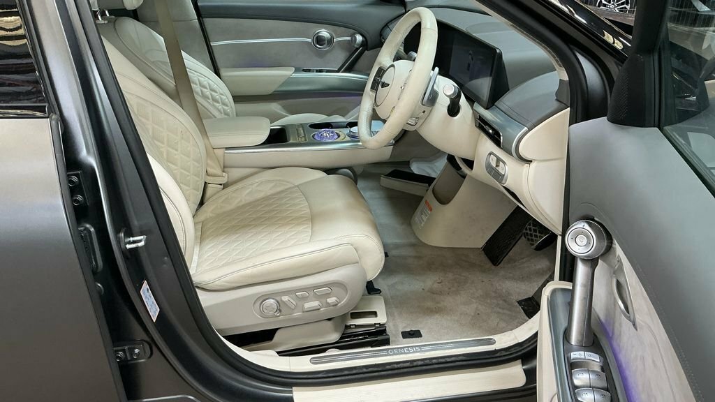 Genesis GV60 Premium Black #11