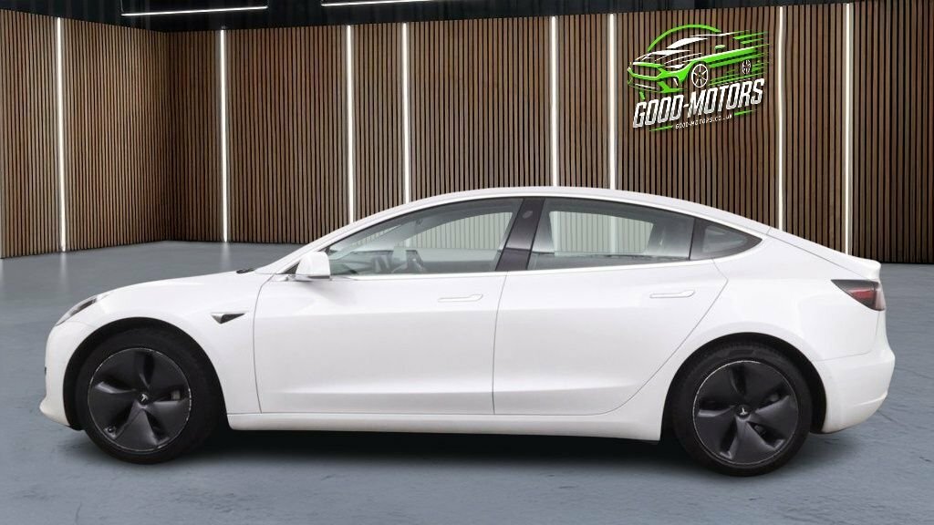 Tesla Model 3 Saloon White #4