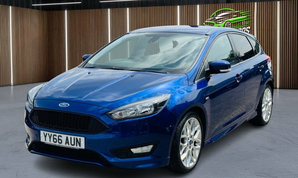 Ford Focus 1L St-line Blue