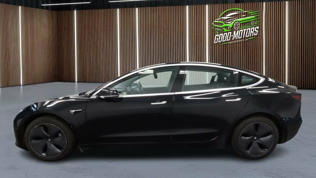 Tesla Model 3 Saloon Black #5