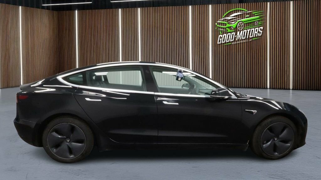 Tesla Model 3 Saloon Black #2