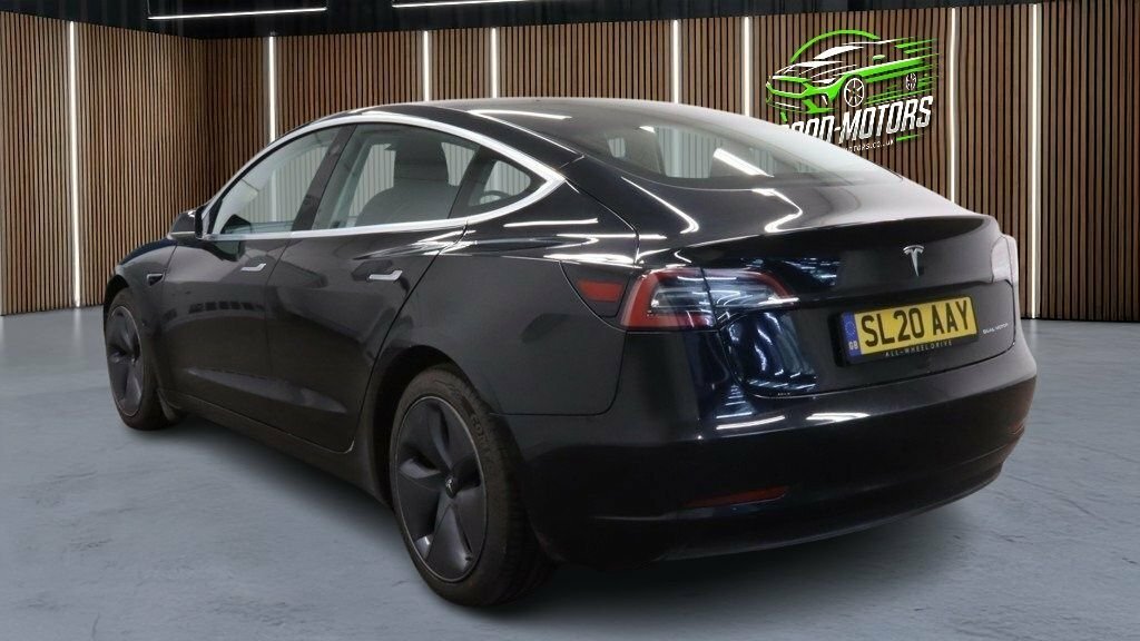 Tesla Model 3 Saloon Black #4