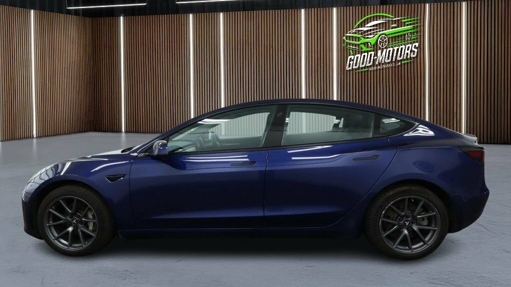 Tesla Model 3 Saloon Blue #5