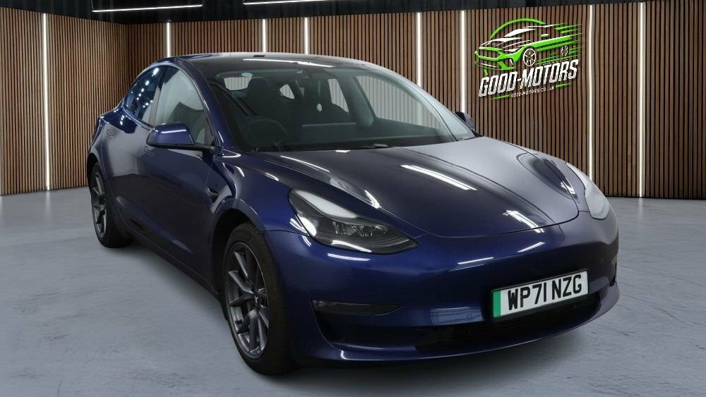 Tesla Model 3 Saloon Blue