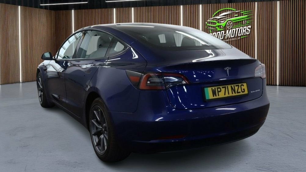 Tesla Model 3 Saloon Blue #4