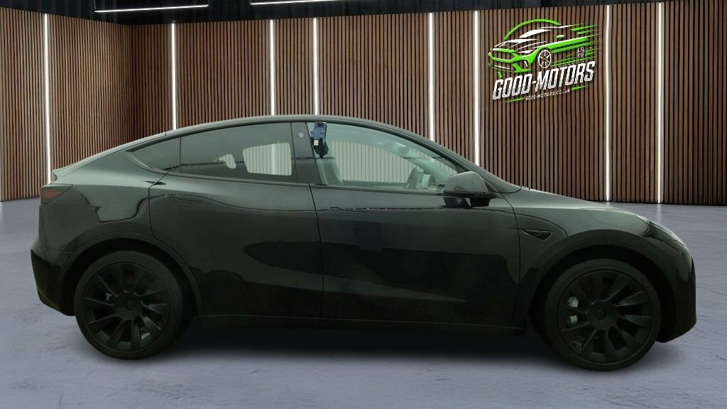 Tesla Model Y Suv Black #2