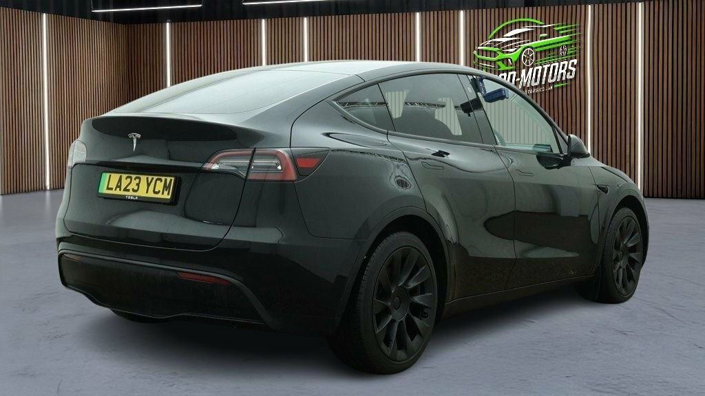 Tesla Model Y Suv Black #3