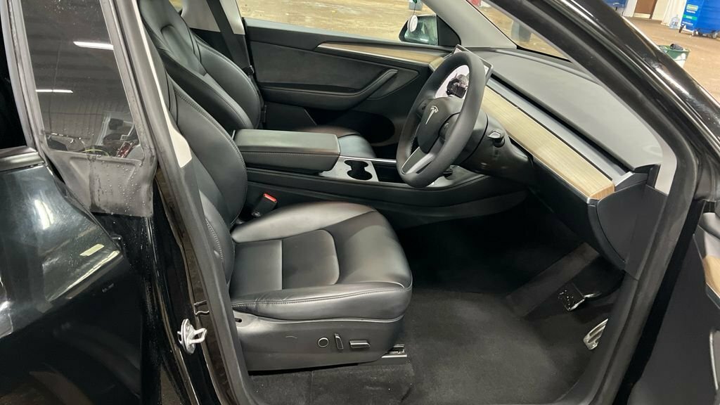 Tesla Model Y Suv Black #6