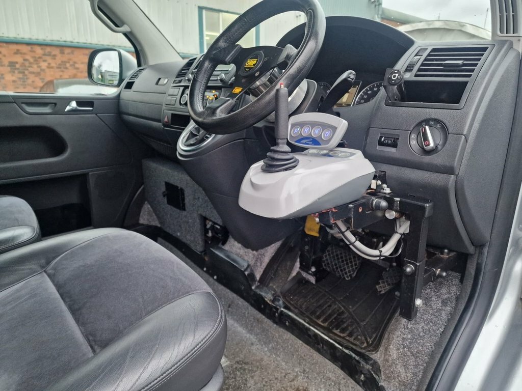 Volkswagen Caravelle Tdi Se #27