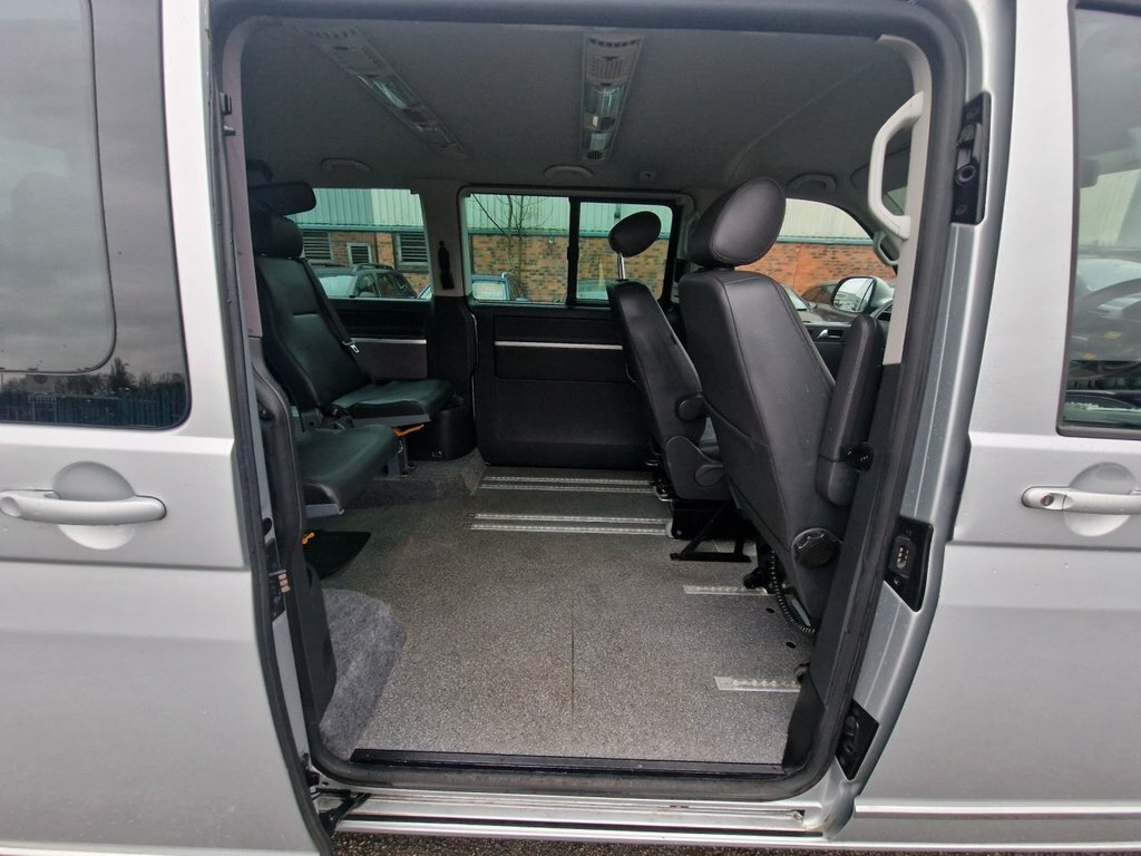 Volkswagen Caravelle Tdi Se #28