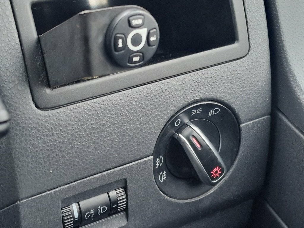 Volkswagen Caravelle Tdi Se #17