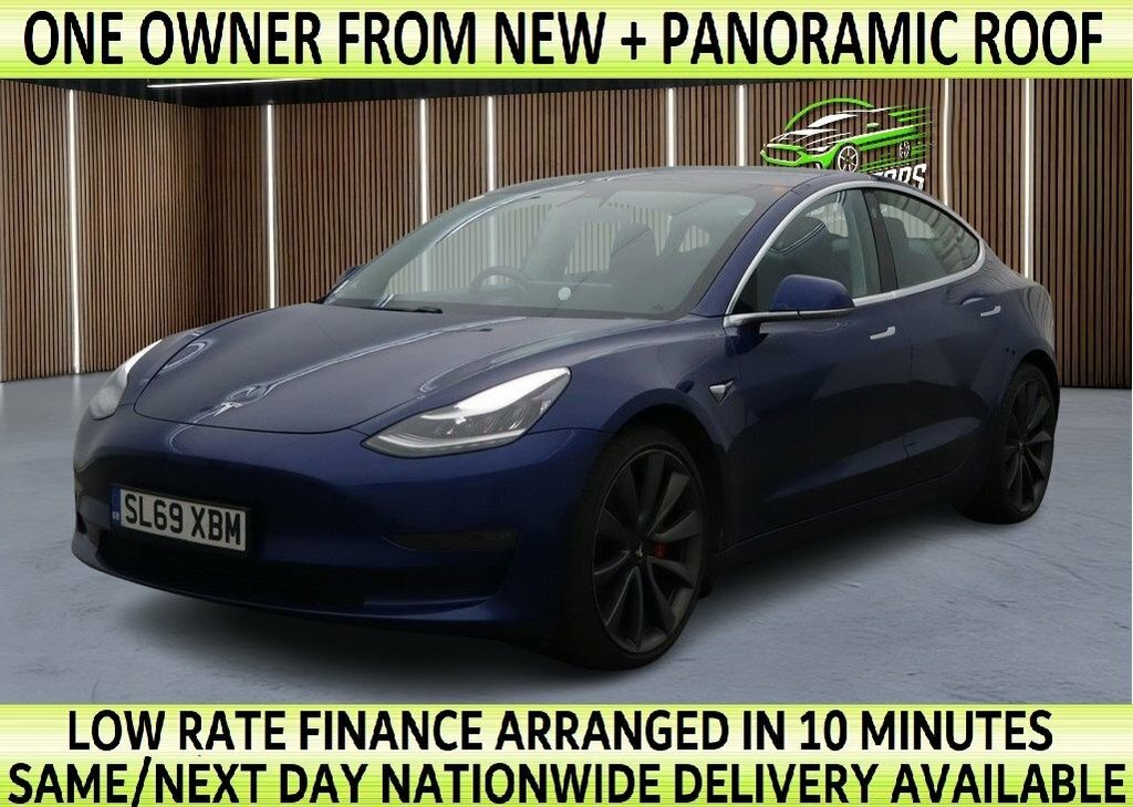 Tesla Model 3 Saloon Blue