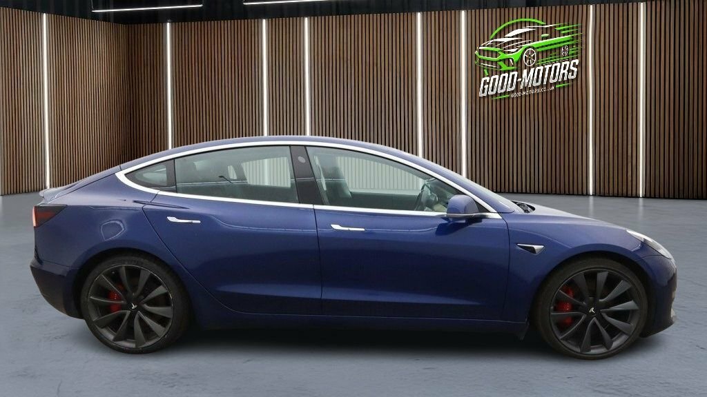 Tesla Model 3 Saloon Blue #3