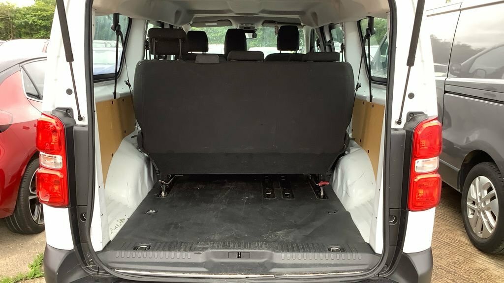 Citroen e-SpaceTourer Mpv White #4