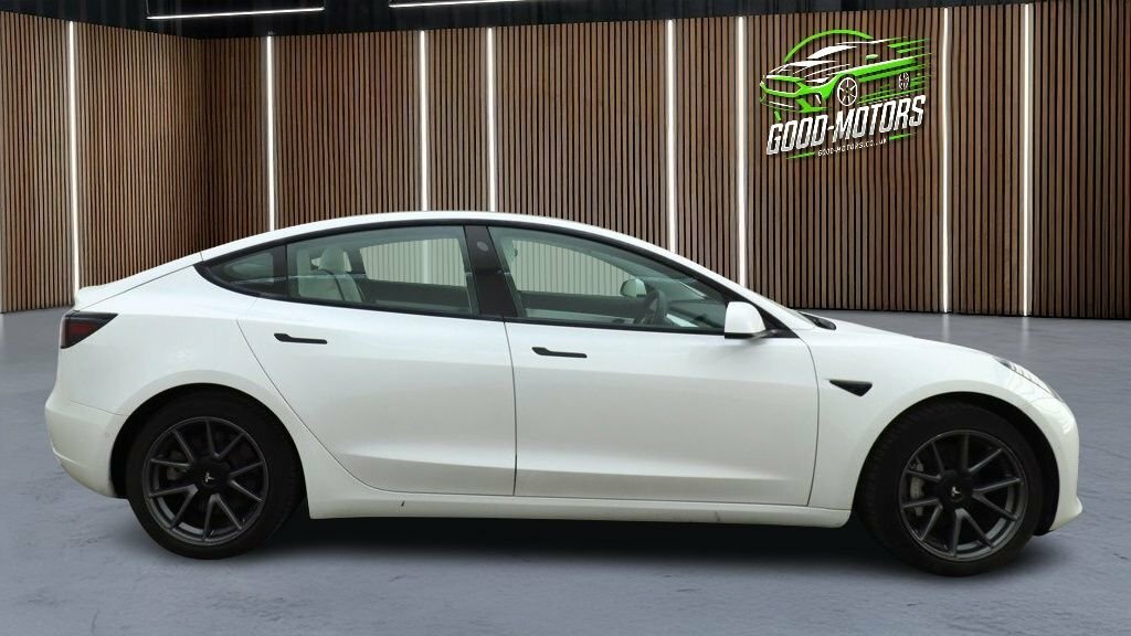 Tesla Model 3 Saloon White #3