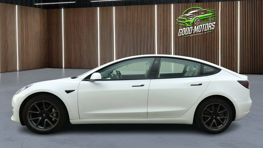Tesla Model 3 Saloon White #4