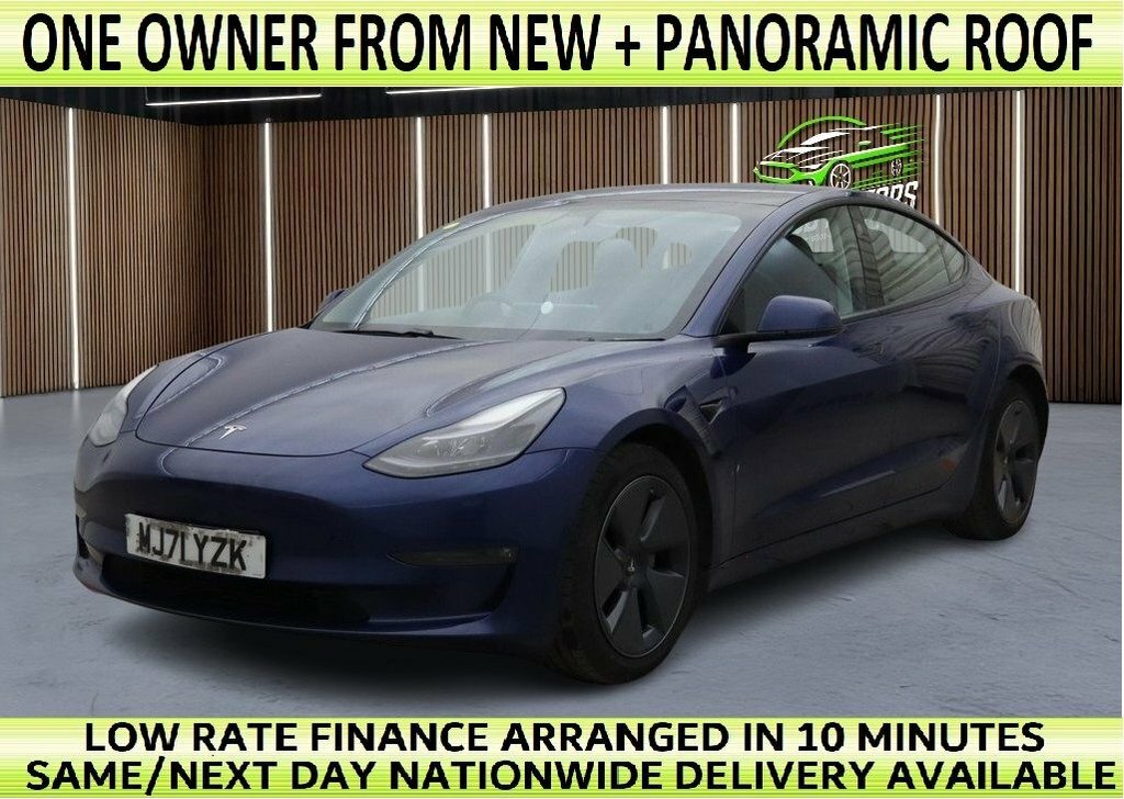 Tesla Model 3 Saloon Blue