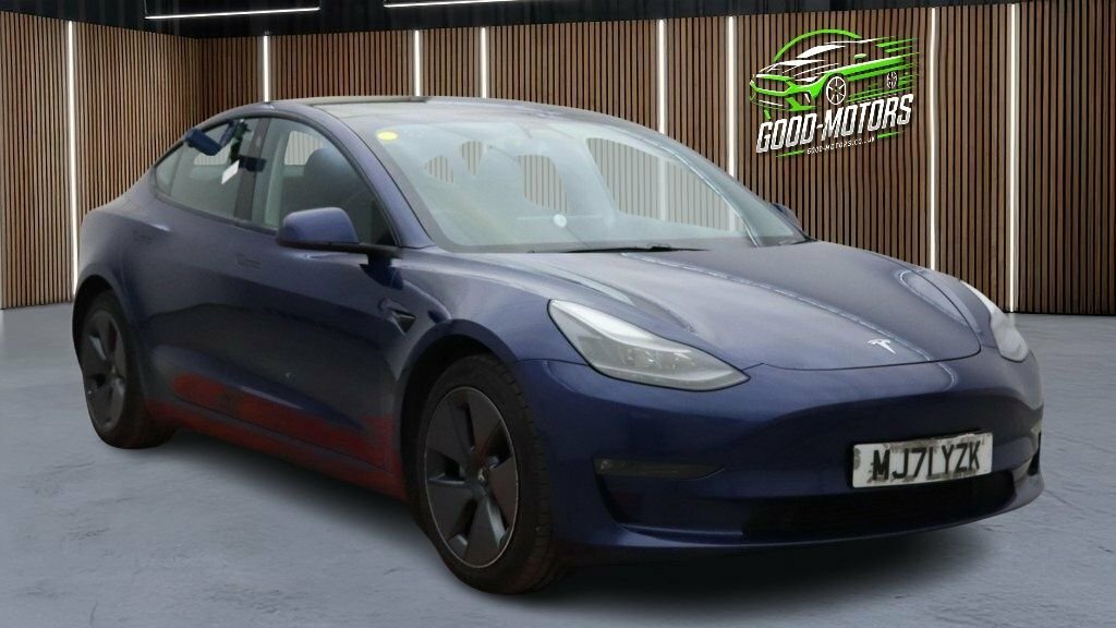 Tesla Model 3 Saloon Blue #2