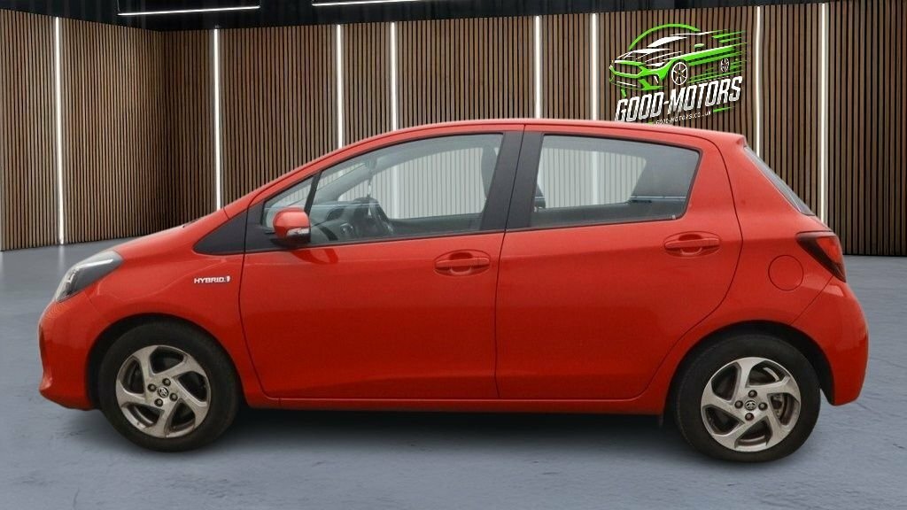 Toyota Yaris 1.5L Icon Red #4