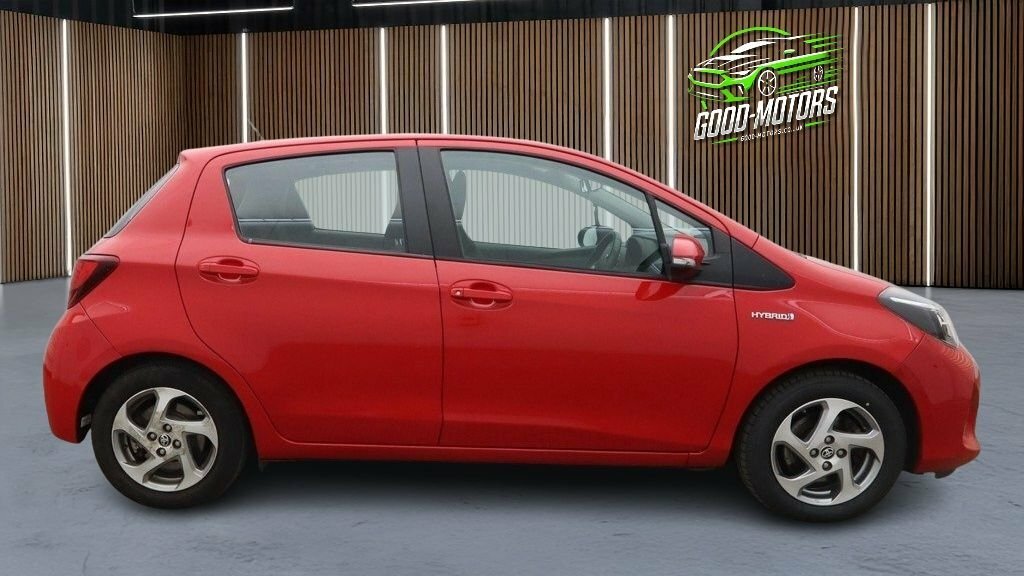 Toyota Yaris 1.5L Icon Red #3