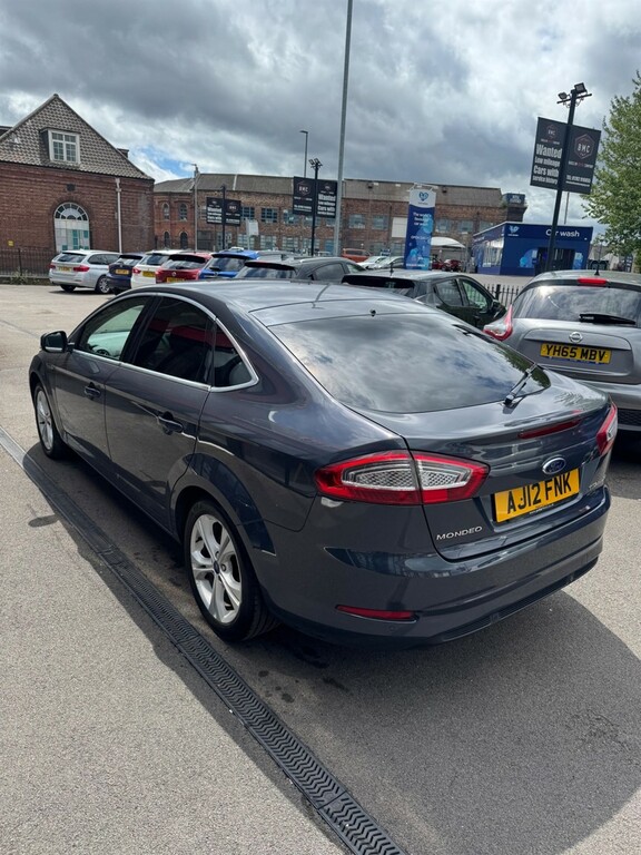 Ford Mondeo Hatchback Grey #4