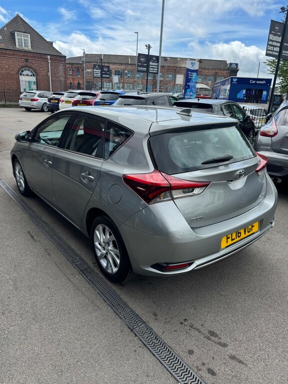 Toyota Auris Hatchback Grey #4