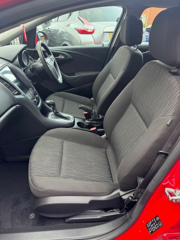 Vauxhall Astra 1.6 16V Excite Euro 5 White #9