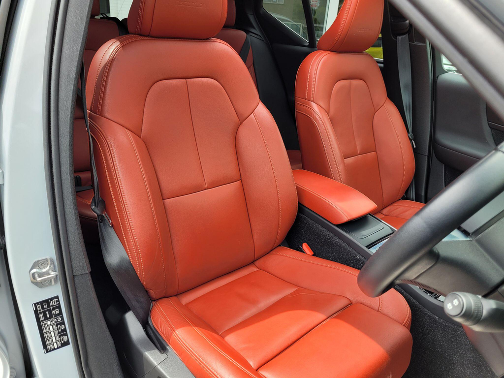 Volvo XC40 2.0 T4 Inscription Pro Euro 6 Ss OV20NWA Silver #2