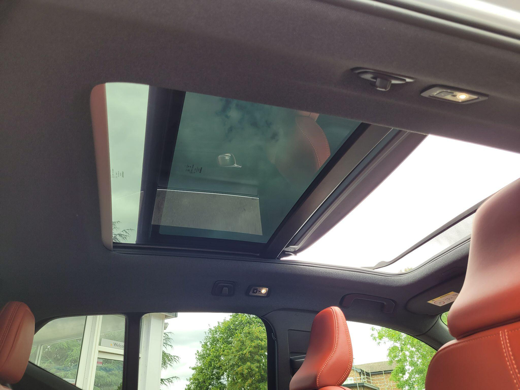 Volvo XC40 2.0 T4 Inscription Pro Euro 6 Ss OV20NWA Silver #3