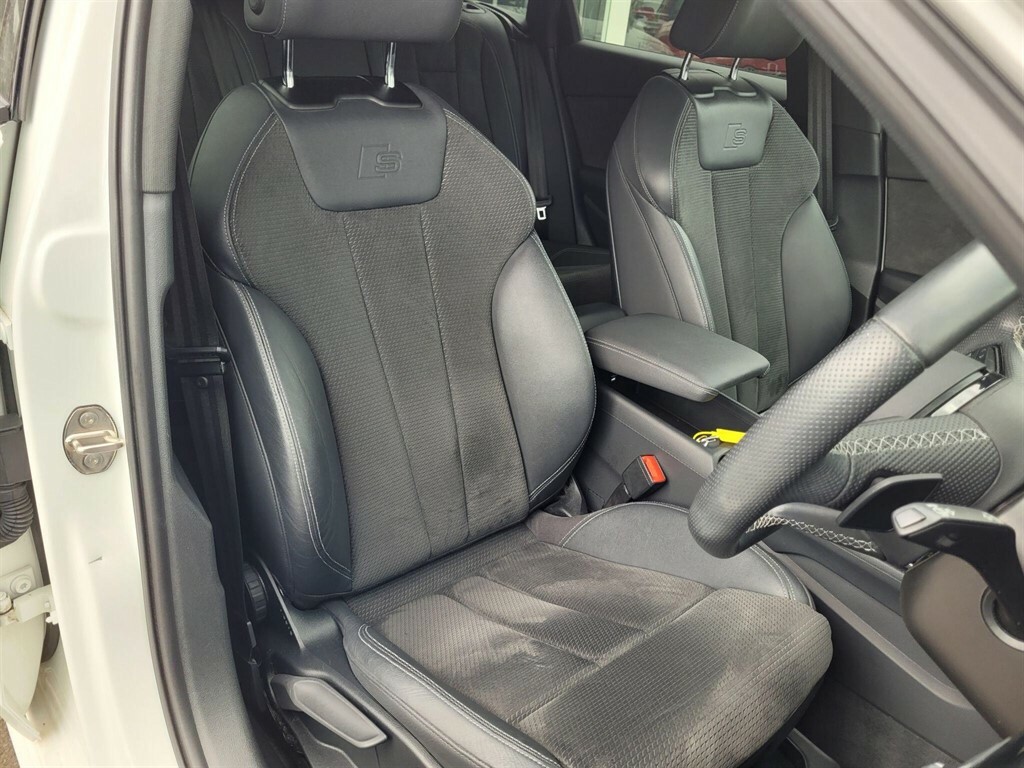 Audi A4 Avant Avant Tfsi S Line Black Edition White
