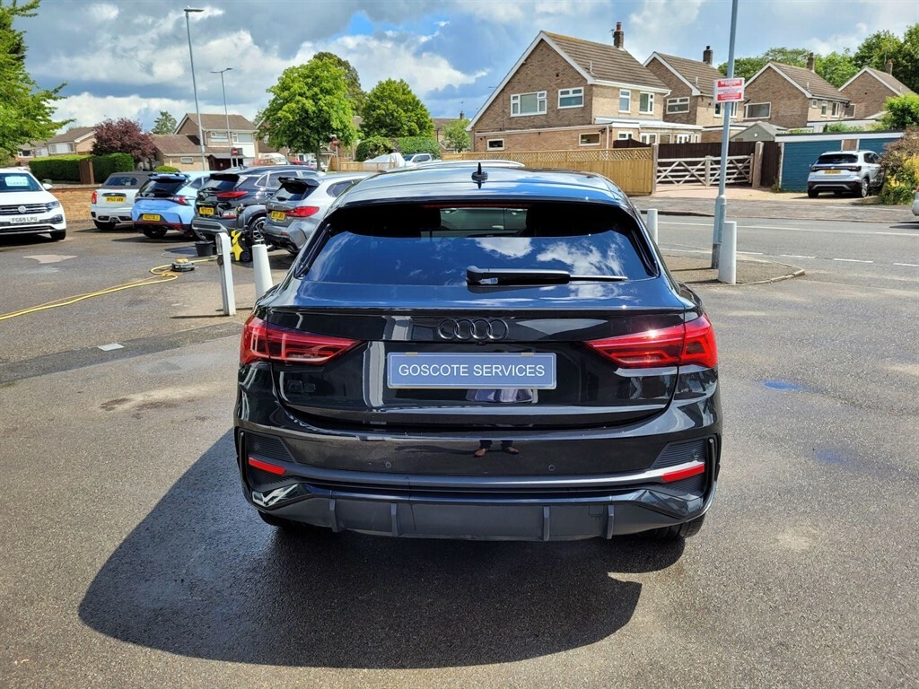 Audi Q3 1.5 Tfsi Cod 35 Black Edition Sportback S Tronic E YP72UJD Black #4
