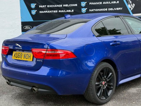 Jaguar XE 2.0D Portfolio Saloon Red #27