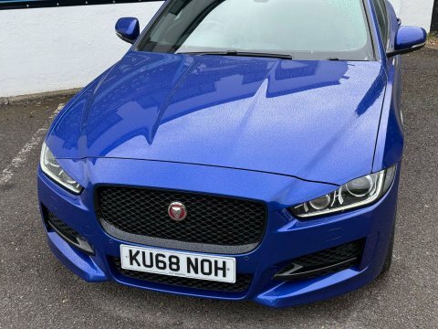 Jaguar XE 2.0D Portfolio Saloon Red #11