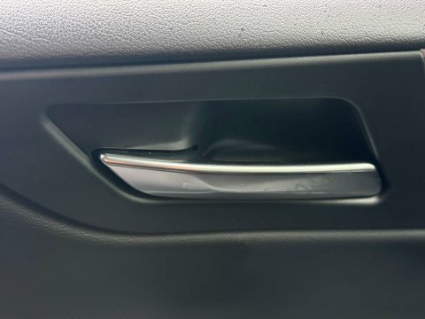 Jaguar XE 2.0D Portfolio Saloon Red #71
